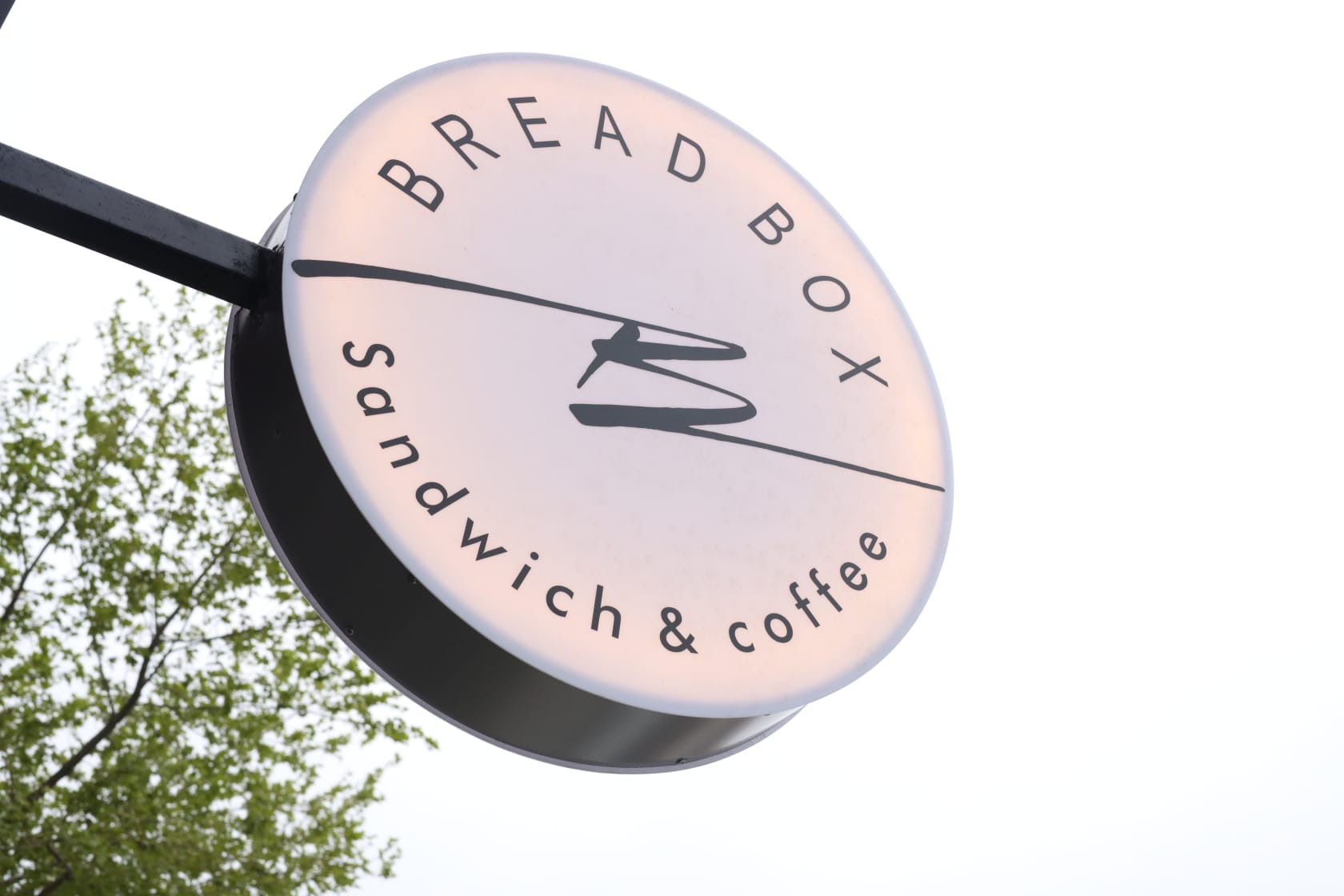 Bread Box gece tabela